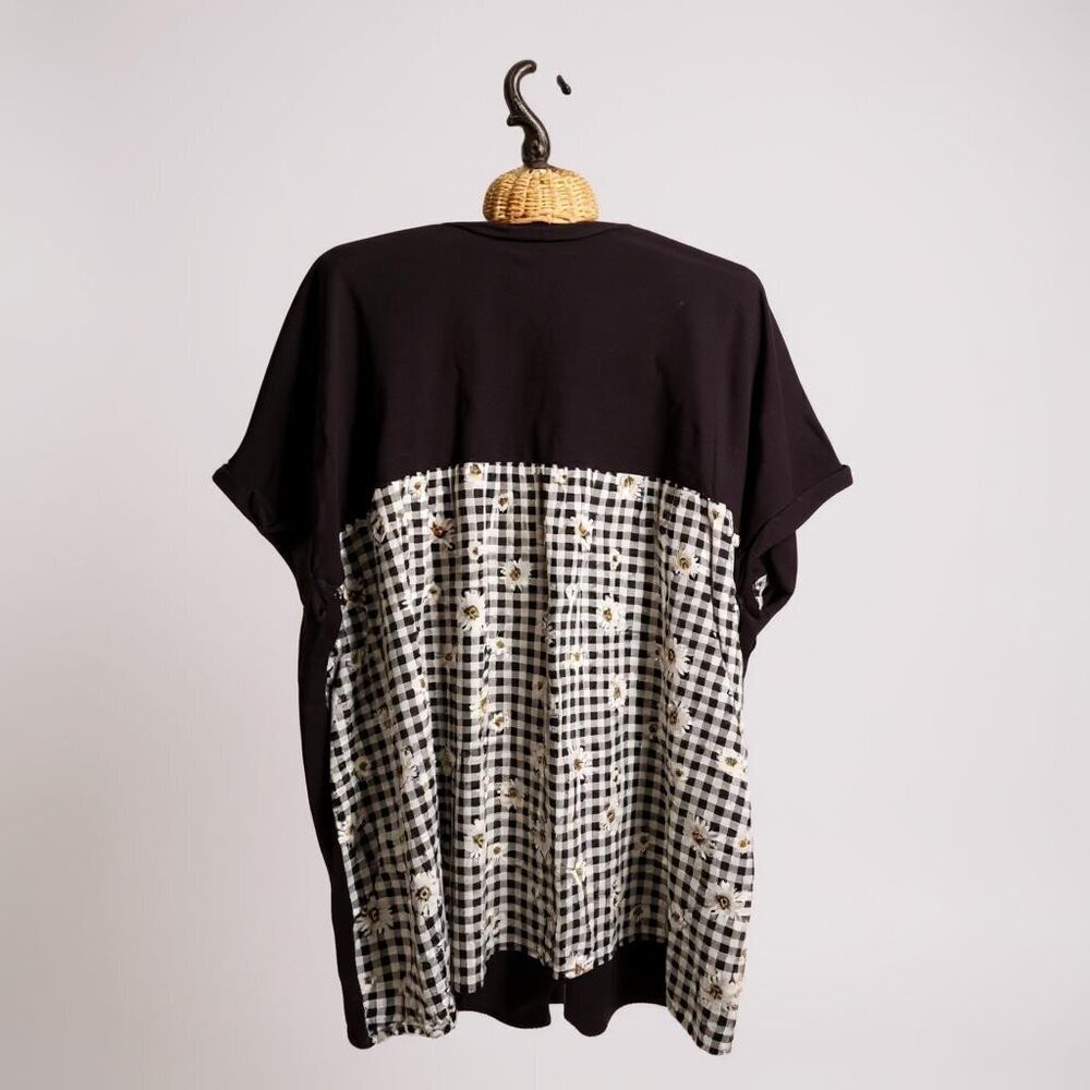 Torrid Oversized Boxy Black Top Daisy Print Plus Size Ladies 2 Boho Hippie Daisy - Picture 1 of 4